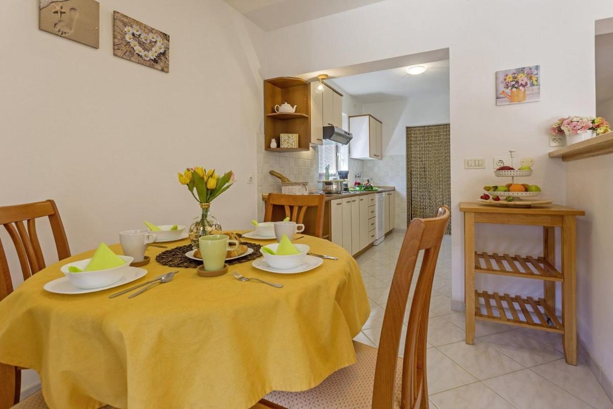 Nada in Vinkuran  Villa Pula Bagian luar foto