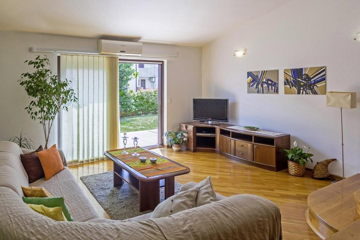 Nada in Vinkuran  Villa Pula Bagian luar foto