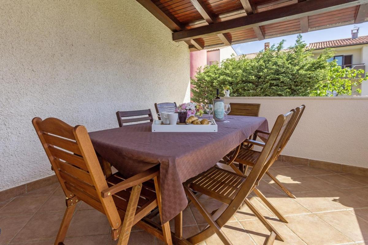 Nada in Vinkuran  Villa Pula Bagian luar foto